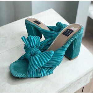 WHITE HOUSE BLACK MARKET WHBM McKenna Aqua Crinkle Bow Heels Size 6.5